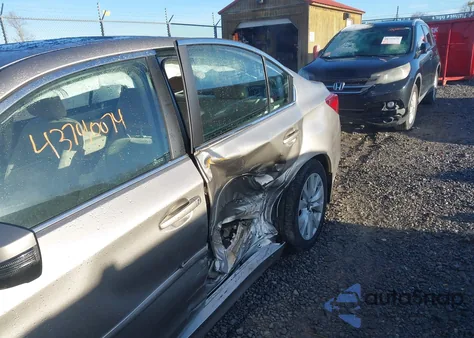 2015 Subaru Legacy 2.5I Premium z USA, uszkodzony, nr VIN 4S3BNBH65F3053508